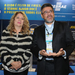 Cristina Franco, presidente da ABF, e Juarez de Paula, gerente do SEBRAE no lançamento do game na ABF Expo