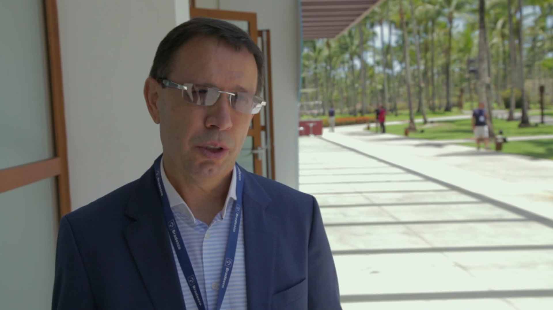 Carlos Martins, presidente do Mundo Verde e palestrante da Convenção, fala sobre a escolha do investimento no setor de franchising e de sua atuação junto à ABF. Salienta a importância de se estudar a marca antes de investir e destaca os segmentos com maior resiliência à crise financeira do país.