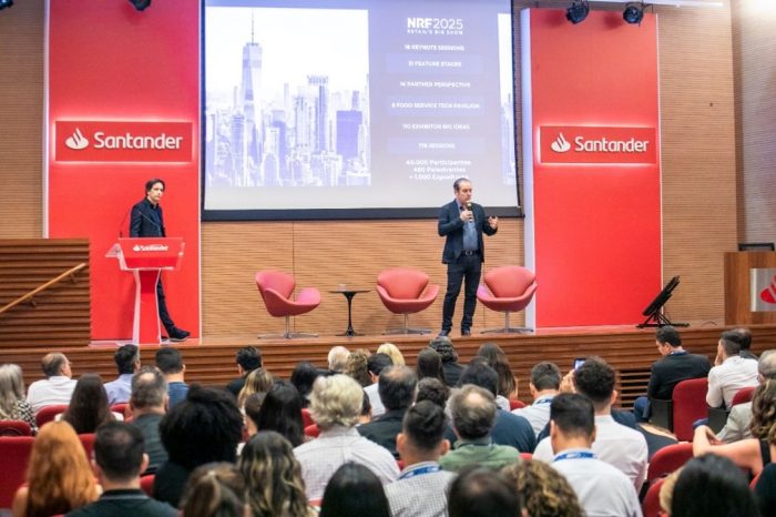 (Da esq. à dir.) Alberto Serrentino e Eduardo Terra (BTR Varese) durante o Pós-NRF ABF 2025